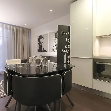Marques Design Ii By Homing Apartment